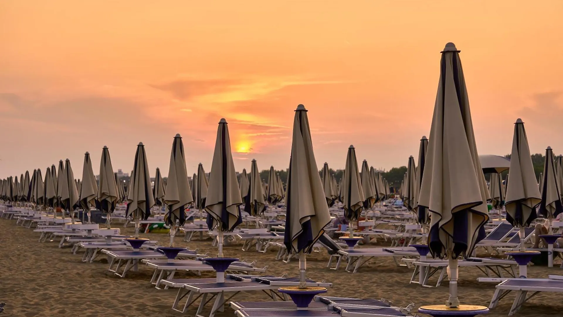 Relaxing Villa With Private Garden 250M From The Sea Bibione 0*,  Italië